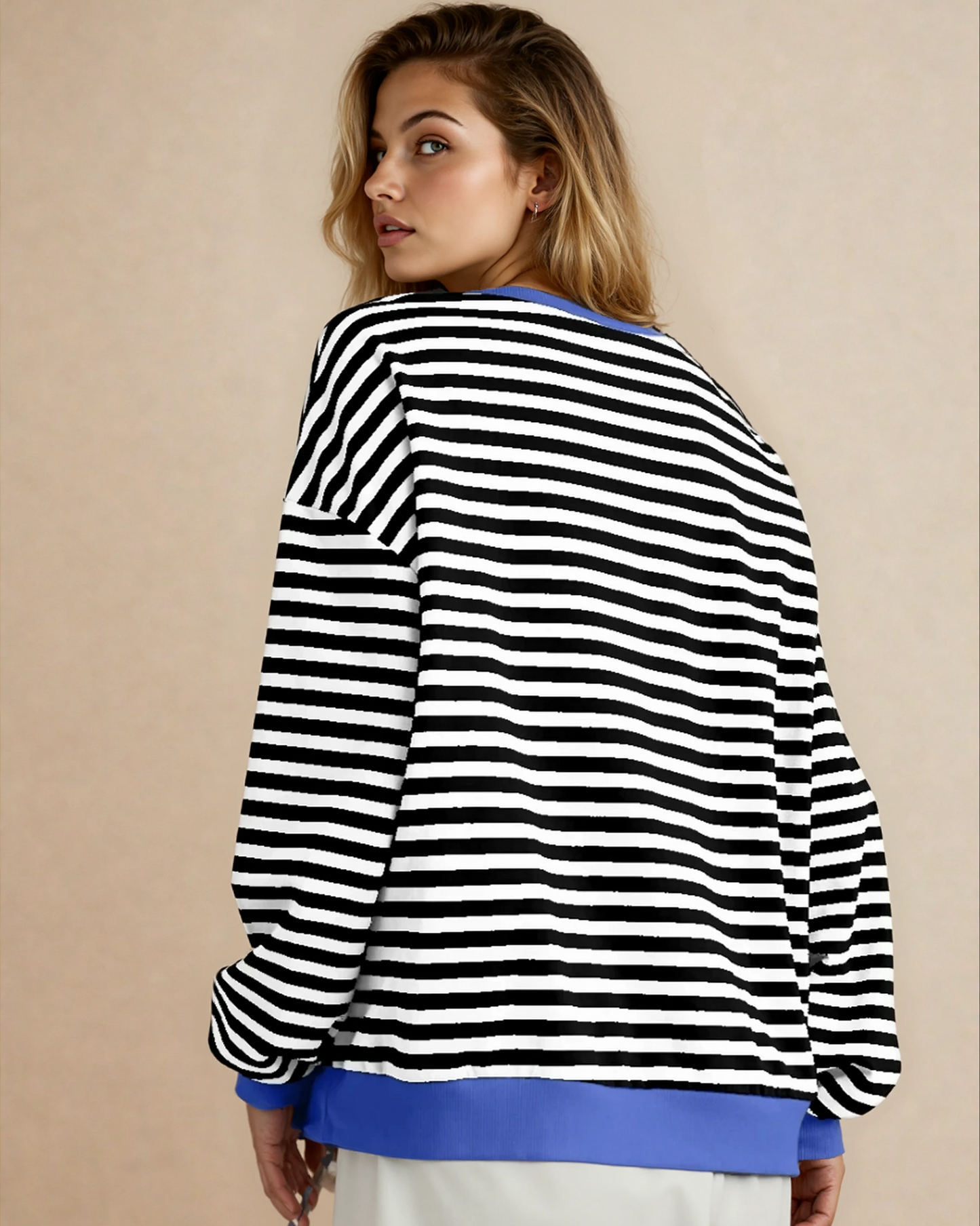 oversized sweatshirt black Oversized Sweatshirt - Black view 3 (top) - shop at us.meeeshop
