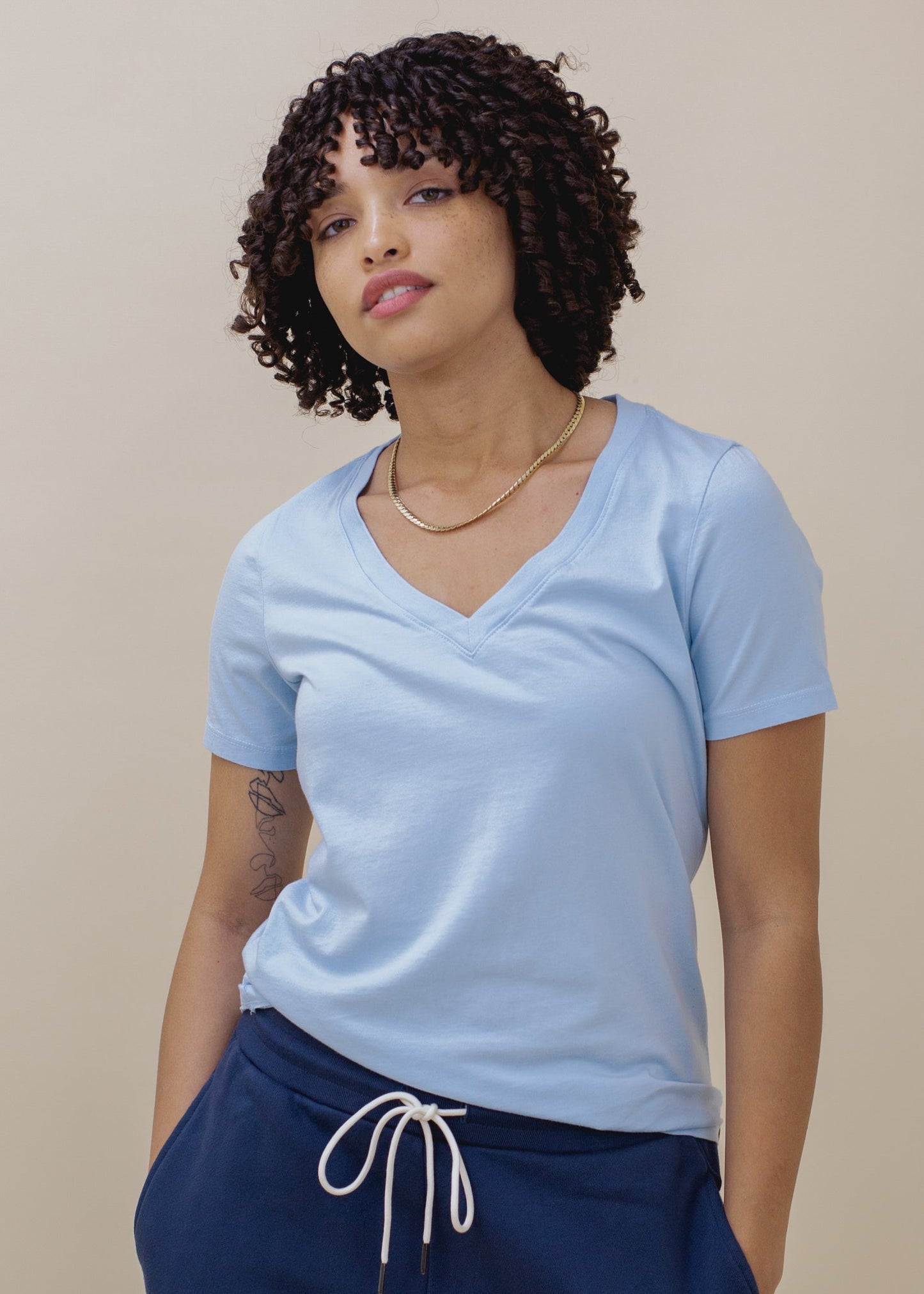 Easy V-neck in S view 8 - Easy Necklace Clasp (top)