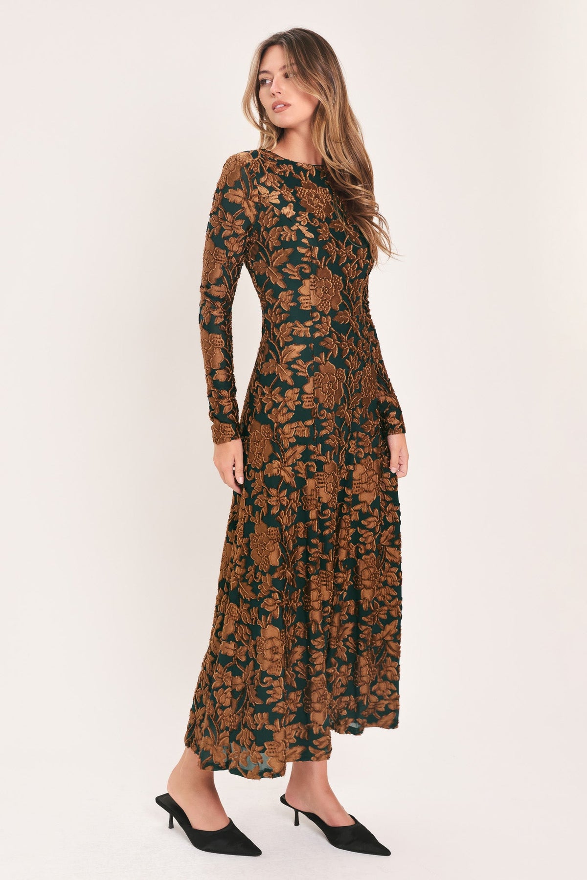 Flying Tomato Emerald Enchantment Kelly Green Burnout Velvet Maxi Dress view 5 - Emerald Green Enchanted Dress