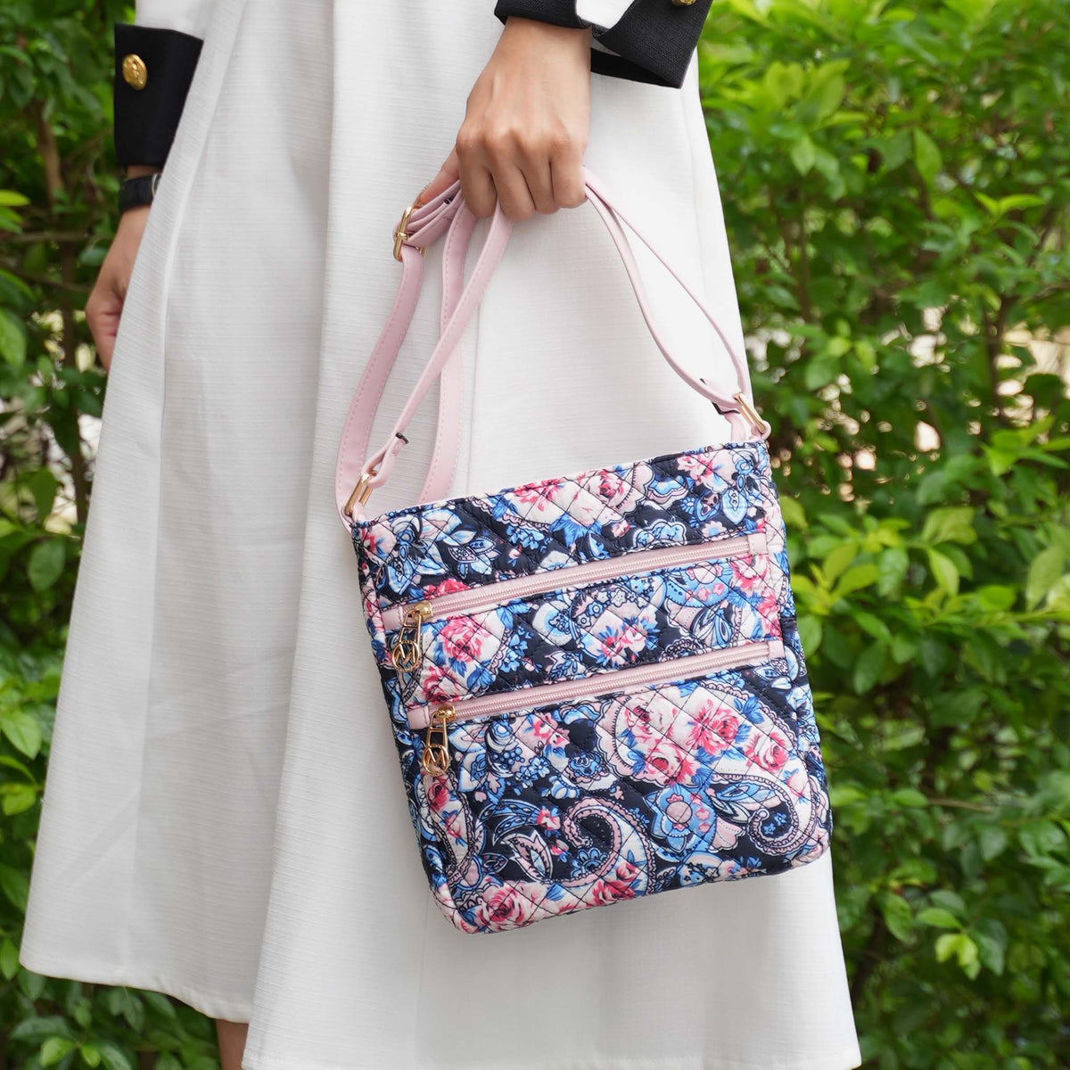 Lainey Floral Shoulder Bag in Floral Blue view 2