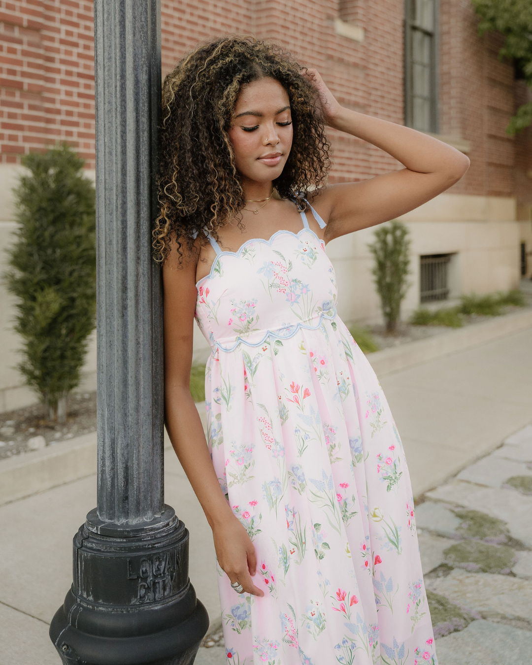 Laylani Contrast Trim Self-tie Straps High Waist Midi Dress in Pink view 4 - High-Waisted