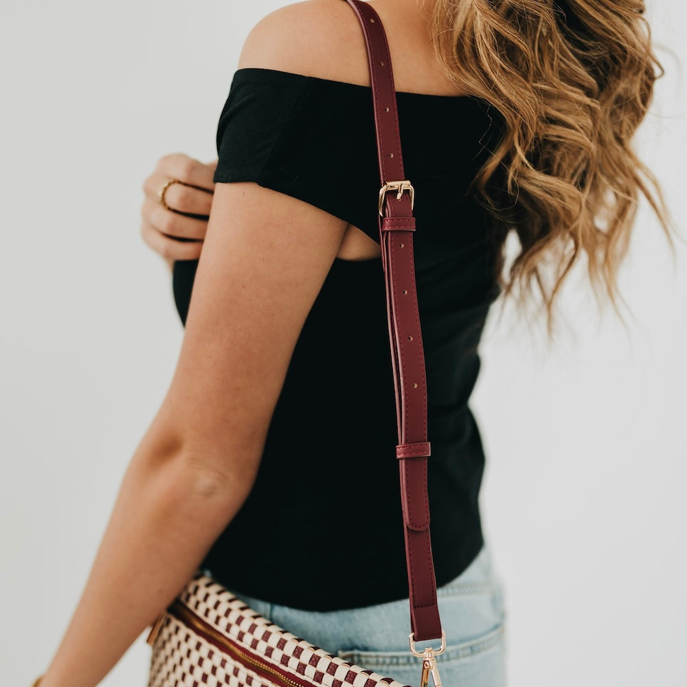 Pretty Simple Minimalist Vegan Leather Crossbody Strap view 18 - Strap Crossbody (bag)