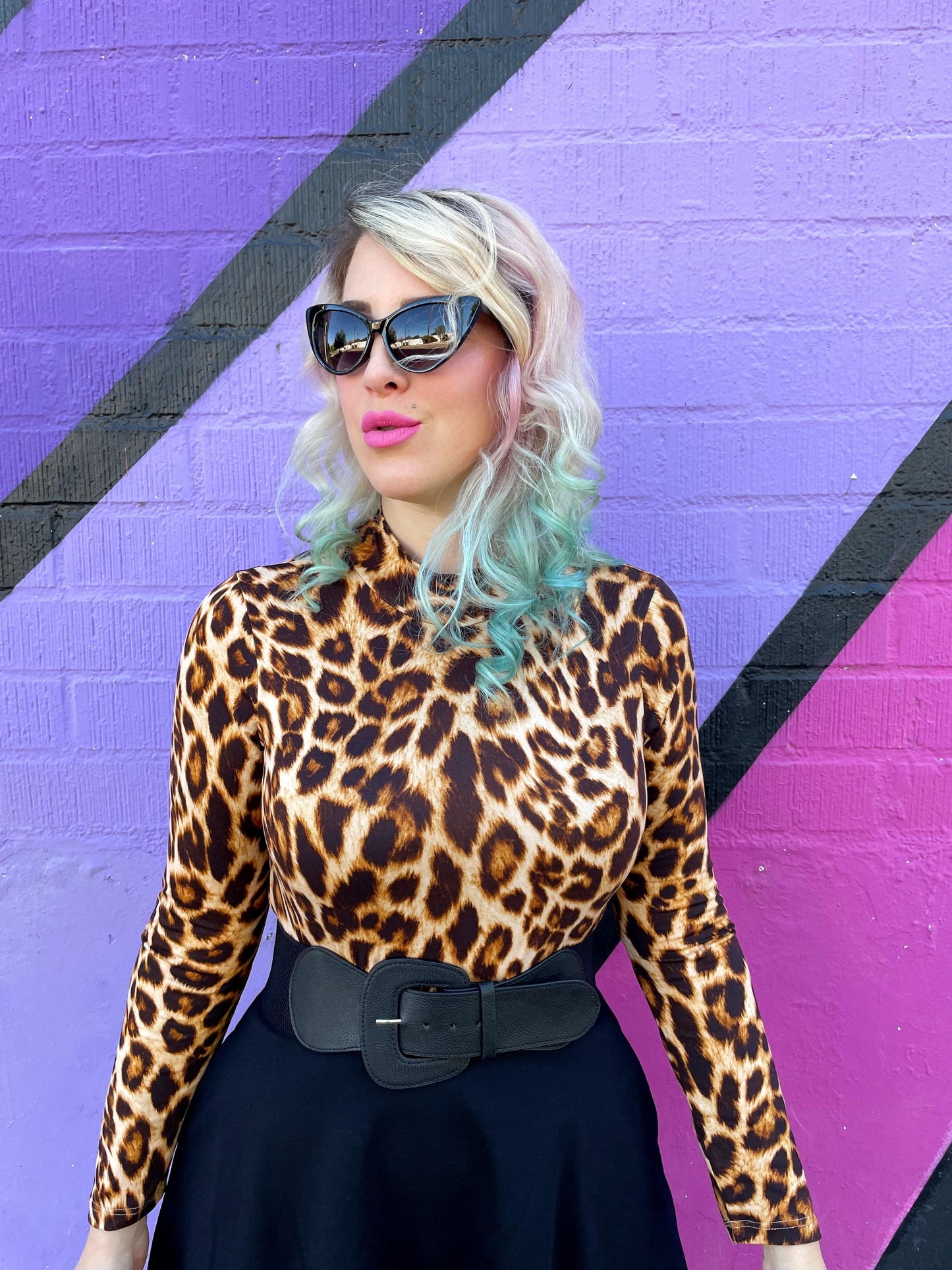 Retrolicious Leopard Mock Neck Top in L view 4