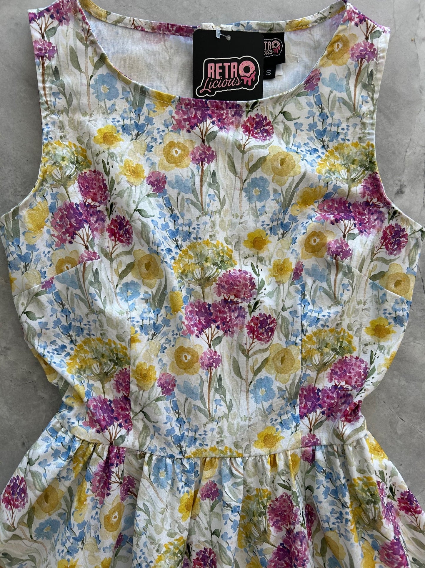 Wildflower Vintage Dress in 1X view 6 - Vintage Wildflower Dress