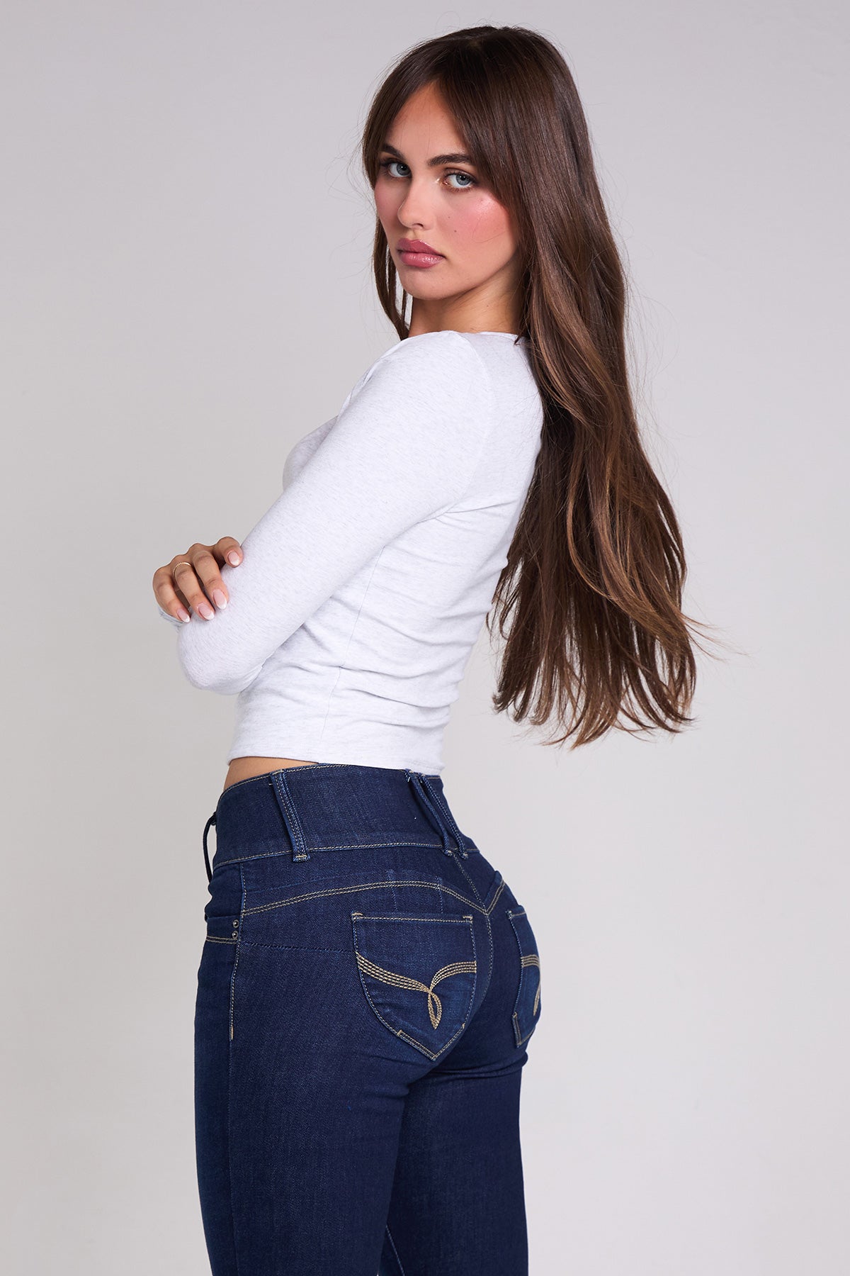 Women's Mid Rise 3-button Wannabettabutt Skinny Jeans in D Dark Blue view 6 - Mid Women'S Jeans (bottom)