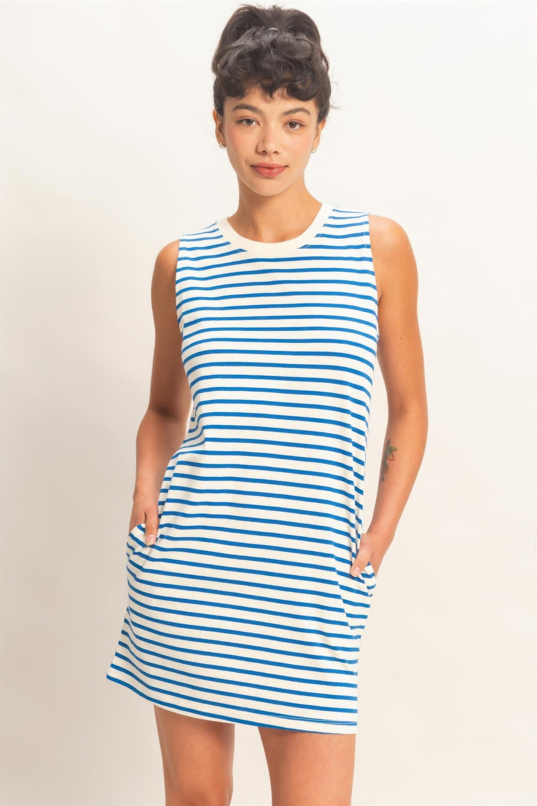 Mlle Gabrielle Solid Elbow Sleeve Dress