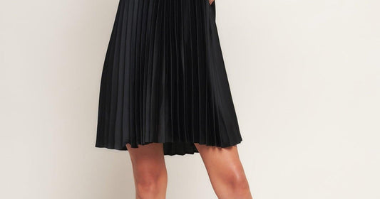 Summer dress outfits for women featuring the Fiesta Friday woven mini dress