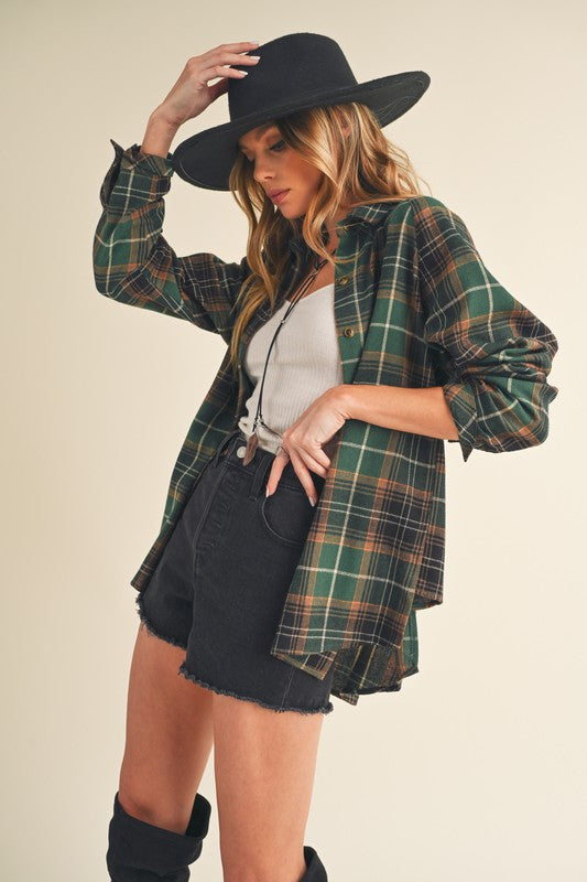 Aemi + Co Flannel Plaid Button Up Raglan Sleeve Shirt in Black Forest - us.meeeshop