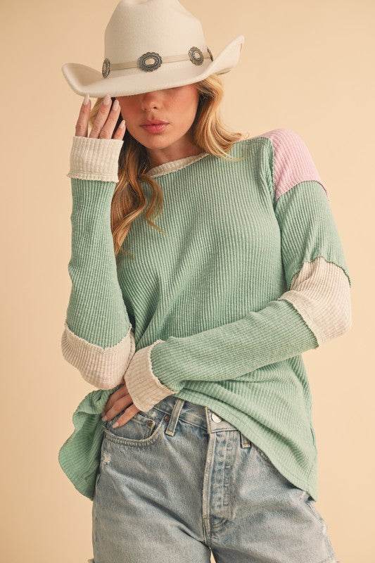 Aemi + Co Raw Seam Color Block Round Neck Knit Top in Gum Leaf - us.meeeshop