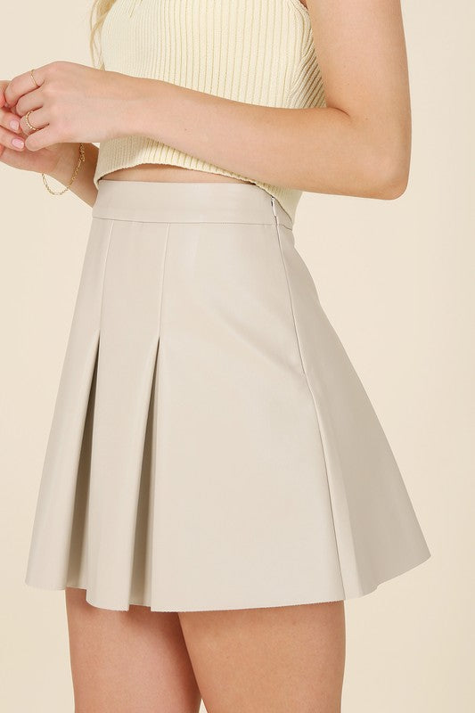 Lilou Vegan leather pleated mini skirt | us.meeeshop