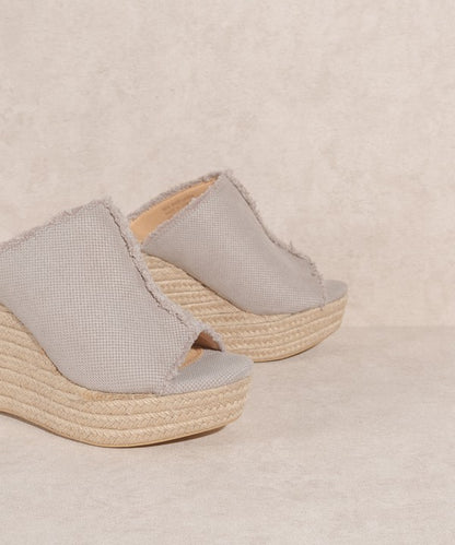 OASIS SOCIETY Bliss - Distressed Linen Wedge | us.meeeshop