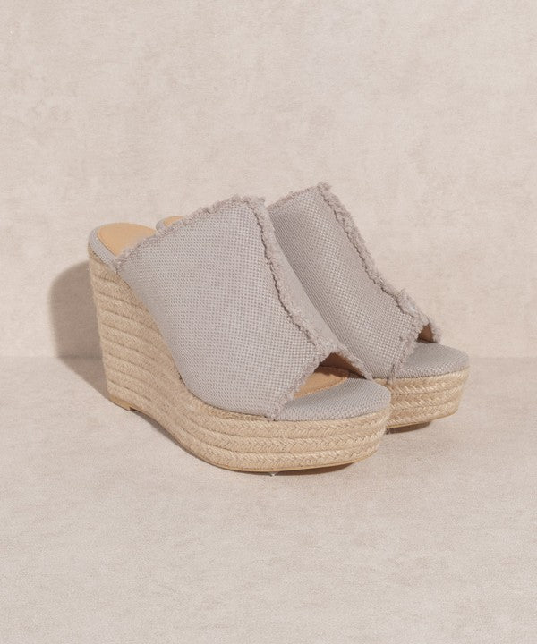 OASIS SOCIETY Bliss - Distressed Linen Wedge | us.meeeshop