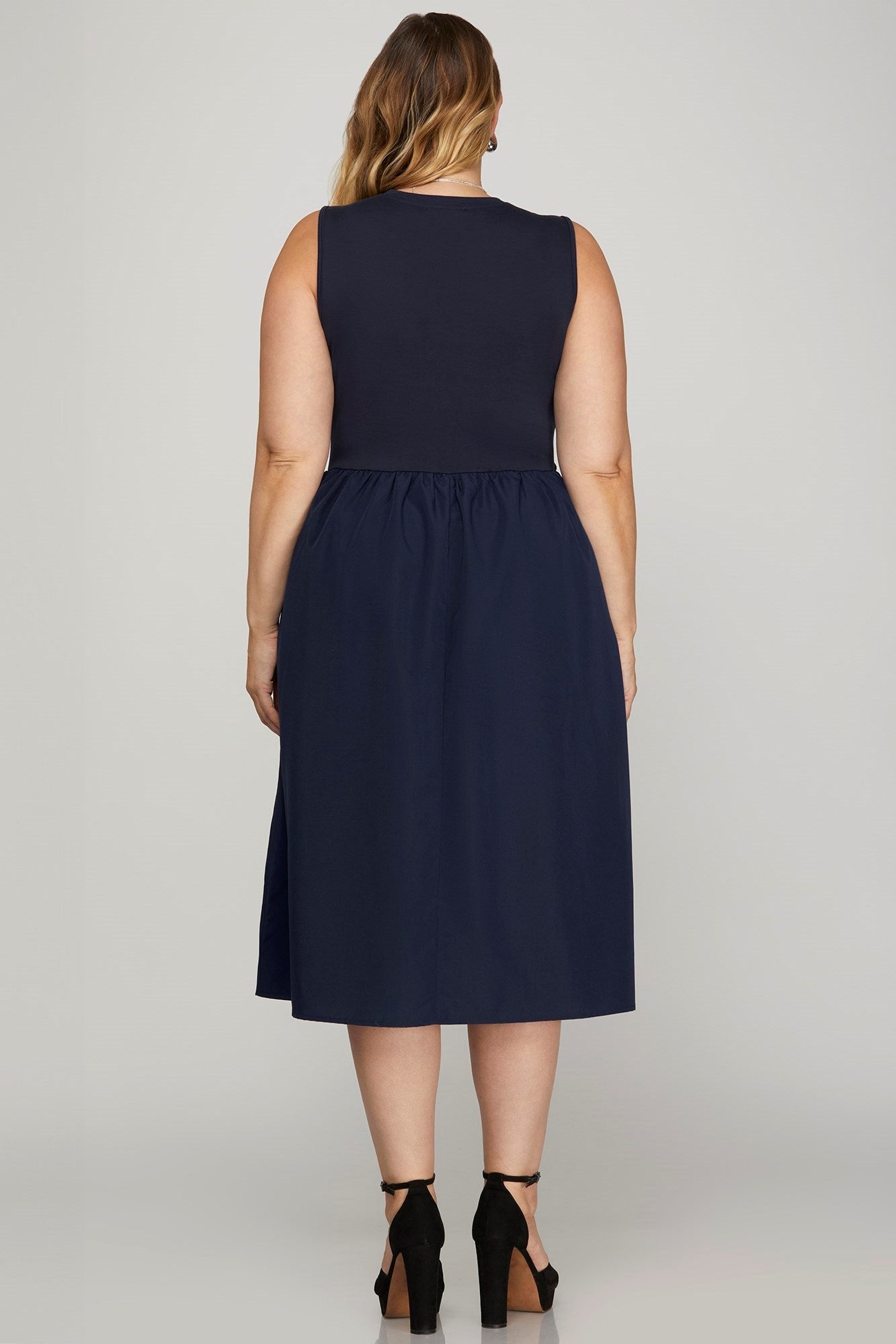 She + Sky | Sleeveless Poplin Woven Midi Dress with Pockets Plus Size - us.meeeshop