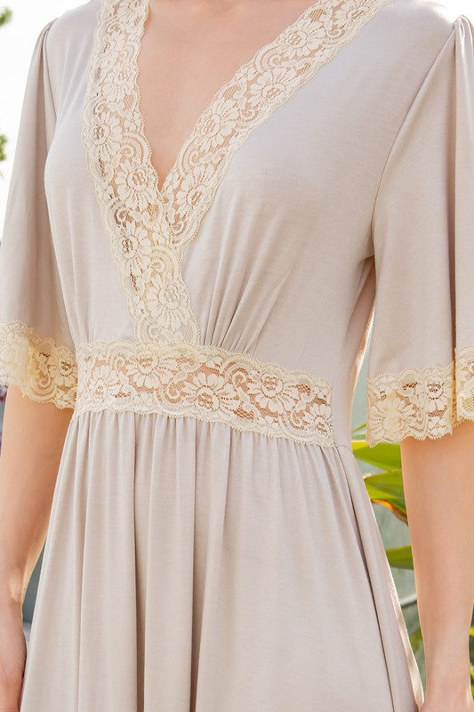 Lace trimmed Detailed Tiered Dress | us.meeeshop