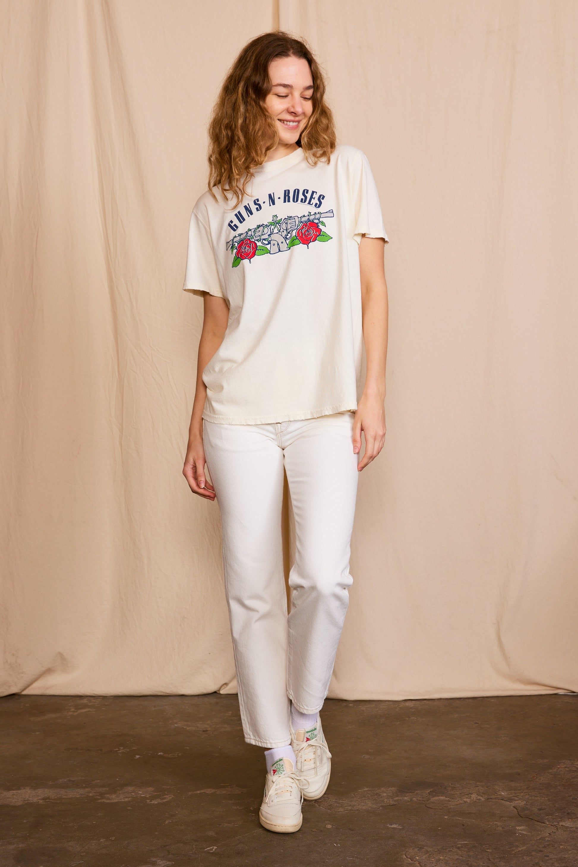 guns roses pistols Guns N' Roses Pistols Tee view 3 (top) - shop at us.meeeshop