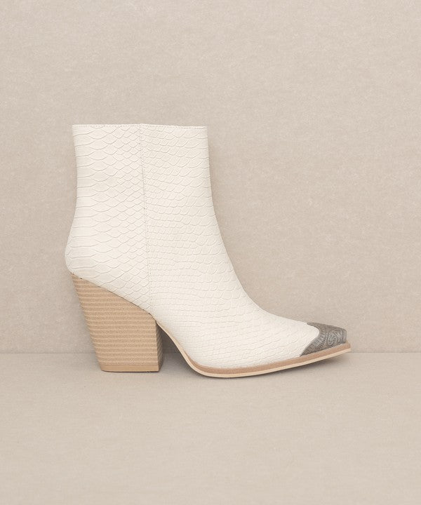 OASIS SOCIETY Zion - Bootie with Etched Metal Toe | us.meeeshop