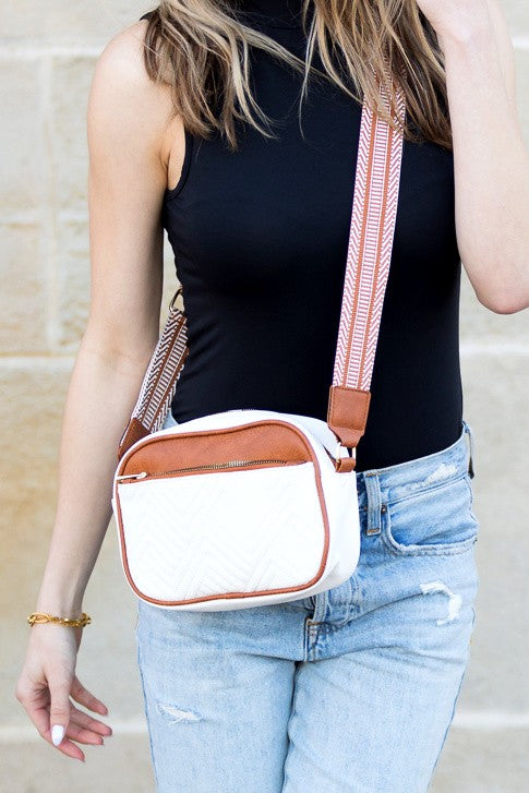 everly vegan leather Everly Vegan Leather Camera Crossbody Black (bag) - shop at us.meeeshop