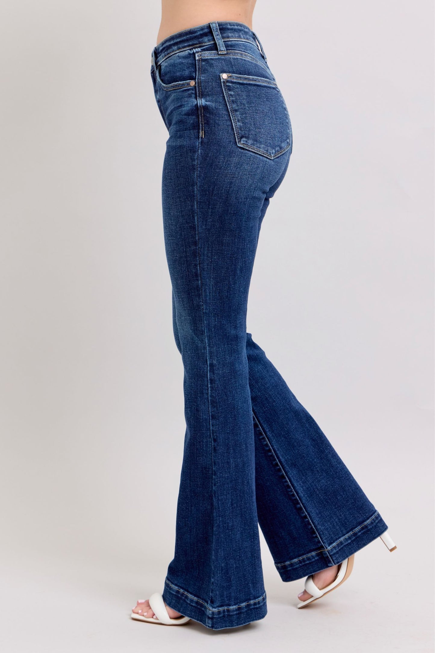 Judy Blue | High Rise Flare Jeans with Pockets Plus Size - us.meeeshop