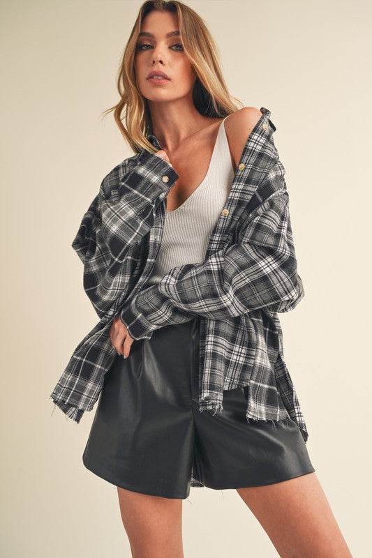 Aemi + Co Frayed Hem Plaid Button Up Flannel Shirt in Black - us.meeeshop