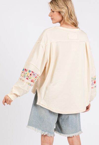 SAGE + FIG Daisy Patch Applique Long Sleeve Sweatshirt - us.meeeshop