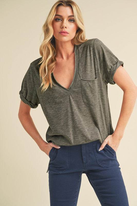 Aemi + Co Side Slit V-Neck Short Rolled Sleeve T-Shirt in Heather Charcoal - us.meeeshop