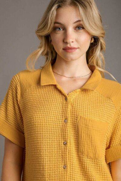 Umgee Waffle-Knit Short Sleeve Button Down Shirt Plus Size - us.meeeshop