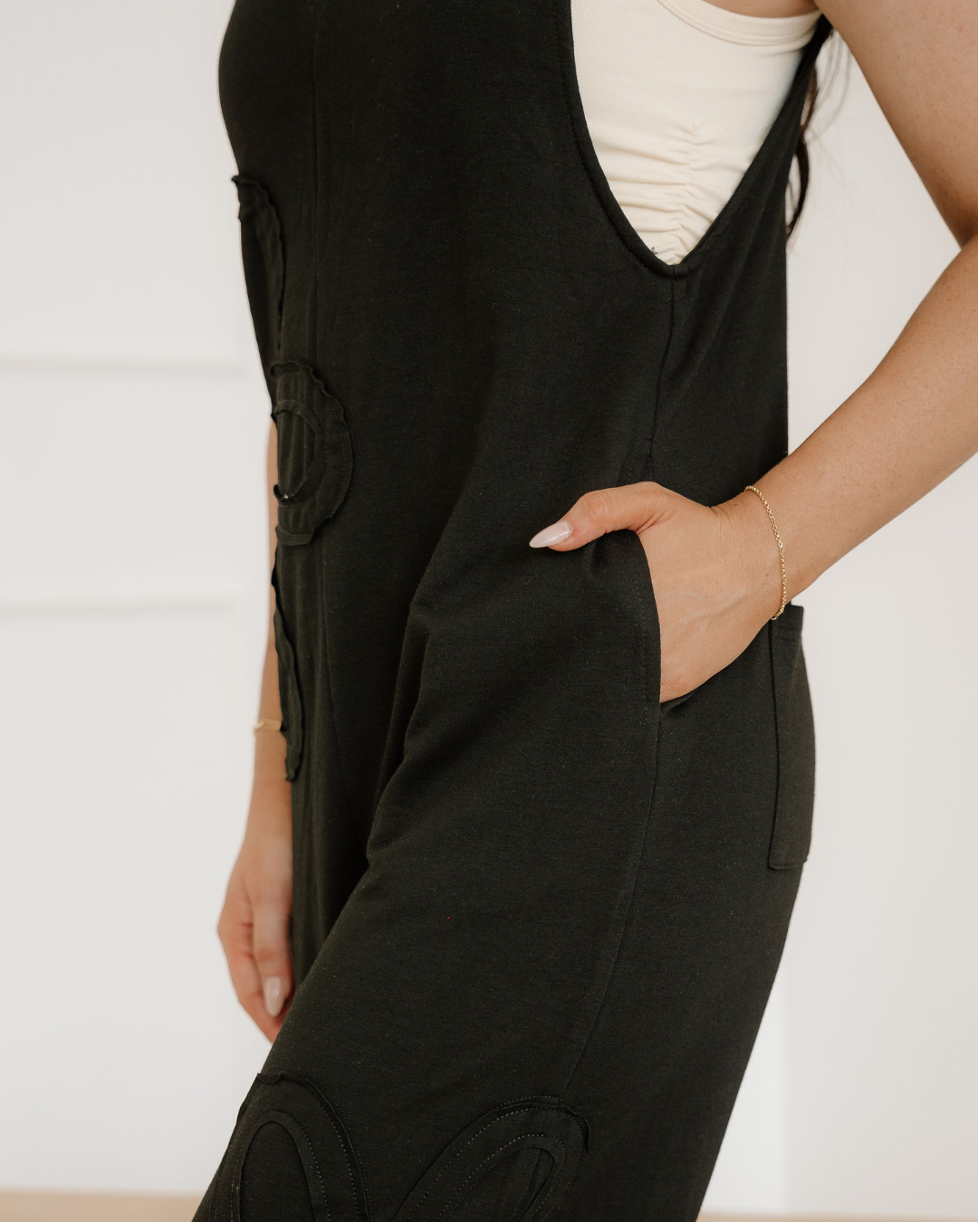 zinnia raw seam Zinnia Raw Seam Big Flower Patched Loose Overall Jumper view 8 (piece) - shop at us.meeeshop