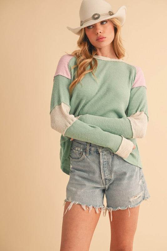 Aemi + Co Raw Seam Color Block Round Neck Knit Top in Gum Leaf - us.meeeshop