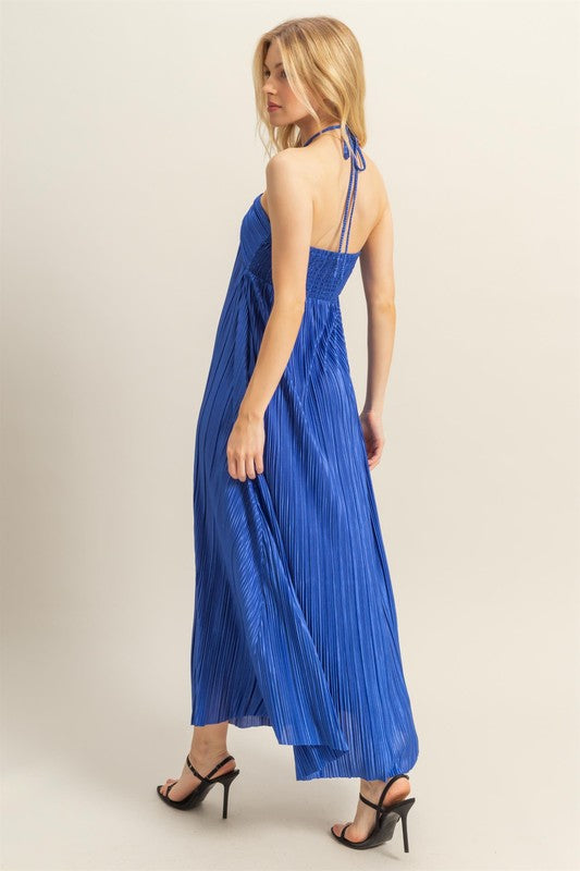 HYFVE Knotted Detail Halter Neck Flowy Maxi Dress - us.meeeshop