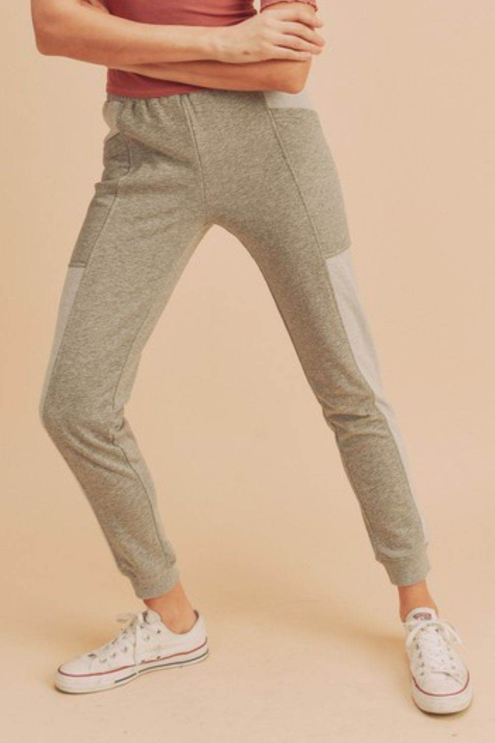 Aemi + Co Elastic Waist Joggers with Pockets - us.meeeshop