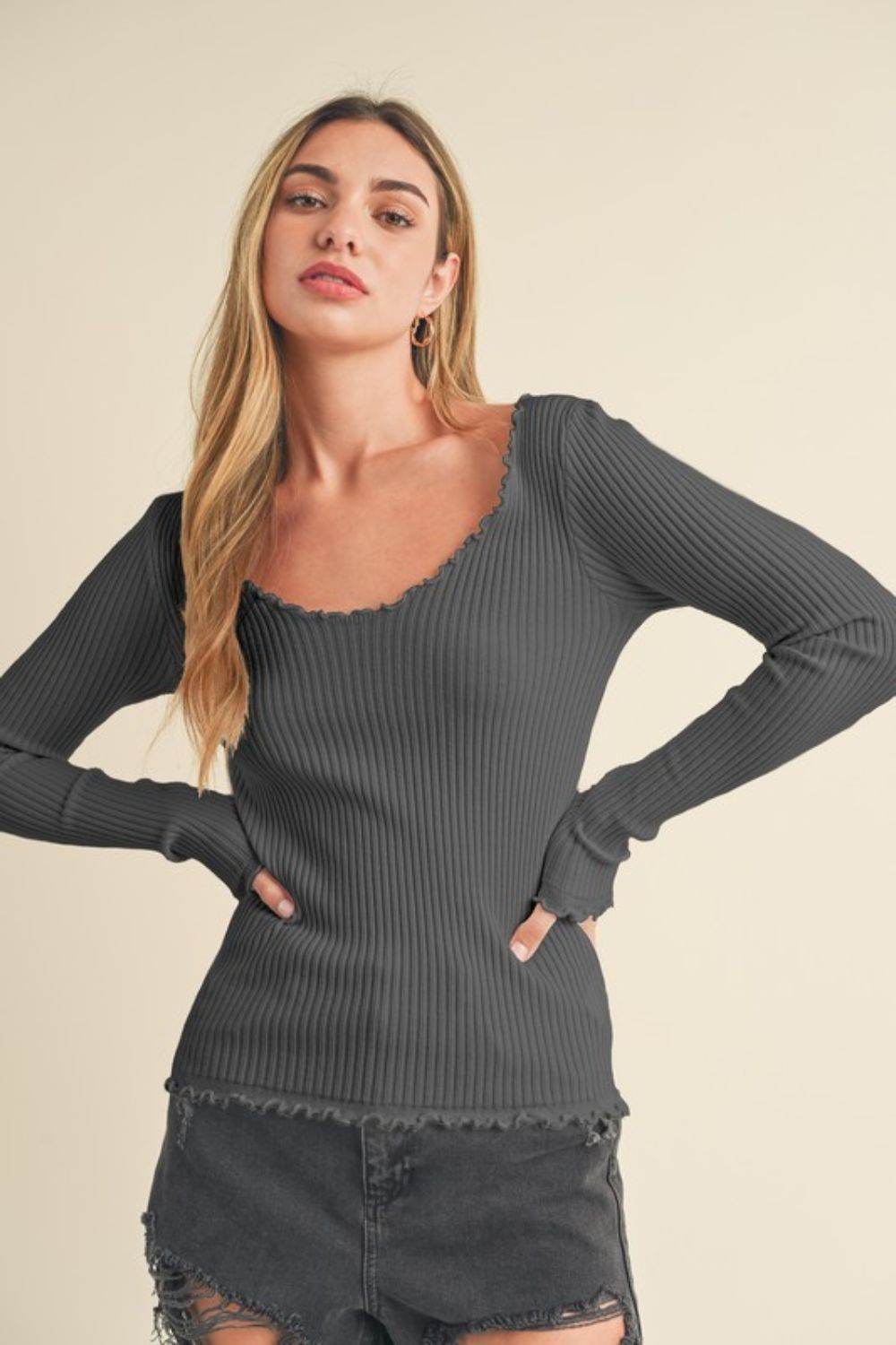 Aemi + Co Lettuce Hem Scoop Neck Long Sleeve Knit Top - us.meeeshop