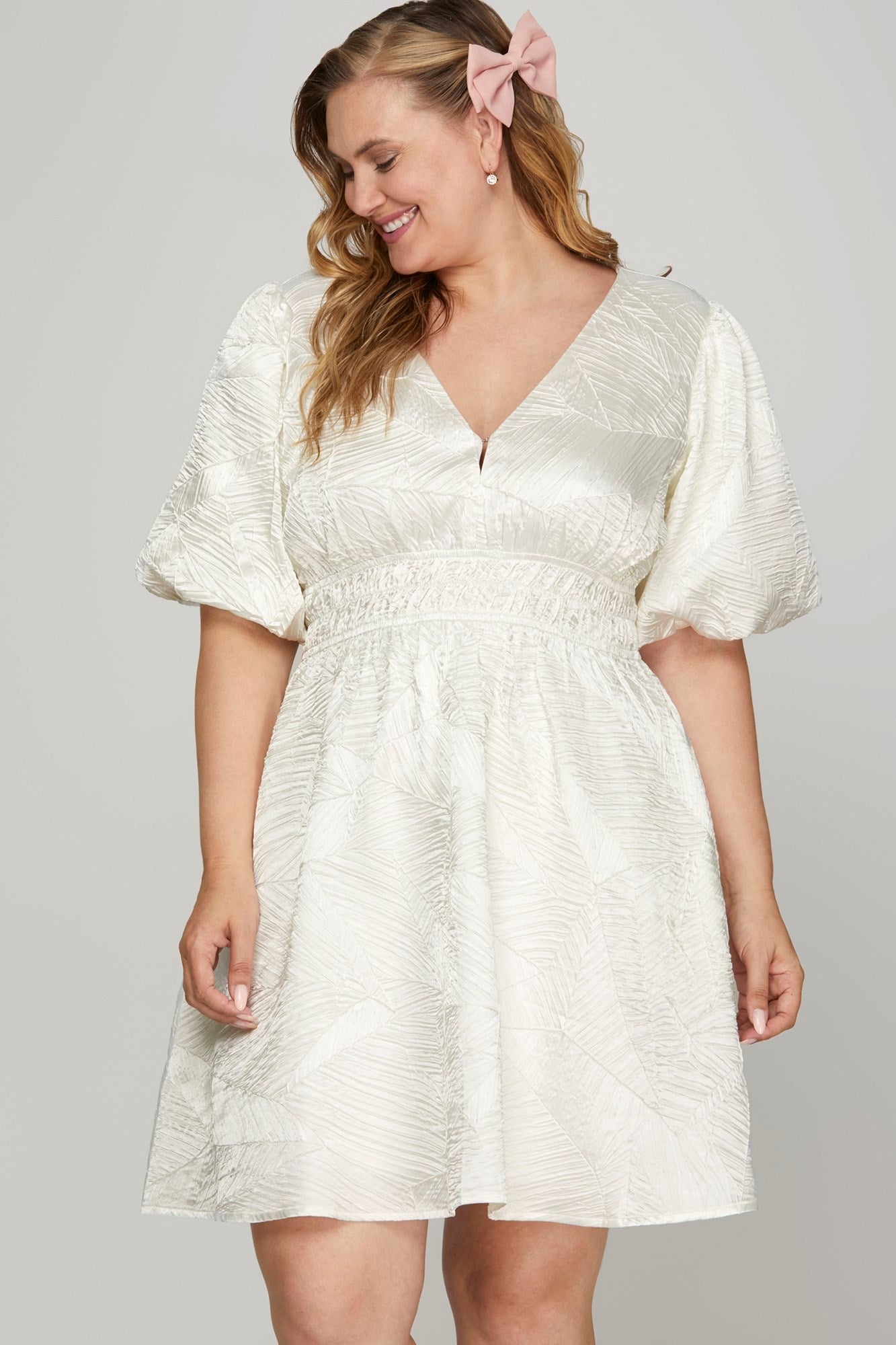 She + Sky Crinkle Woven V-Neck Balloon Sleeve Mini Dress - us.meeeshop