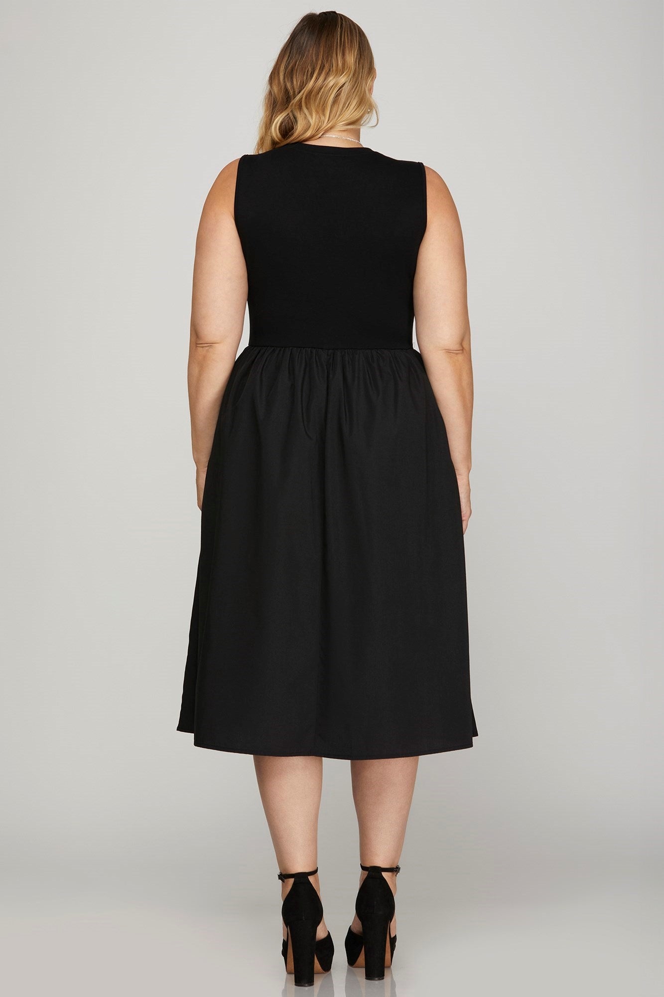 She + Sky | Sleeveless Poplin Woven Midi Dress with Pockets Plus Size - us.meeeshop