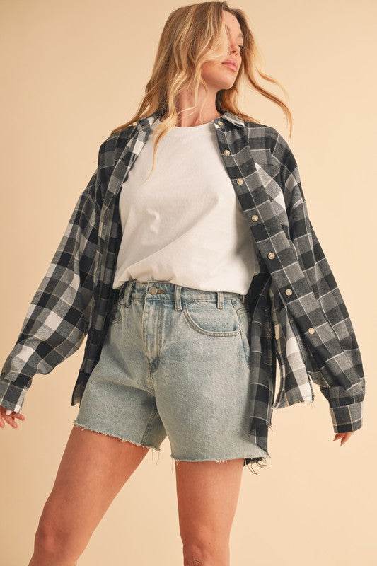 Aemi + Co Frayed Hem Plaid Button Up Flannel Shirt - us.meeeshop