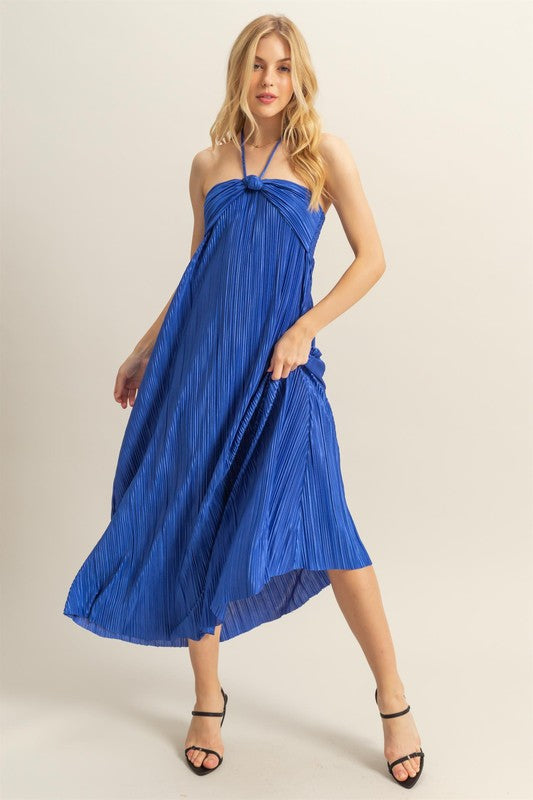 HYFVE Knotted Detail Halter Neck Flowy Maxi Dress - us.meeeshop