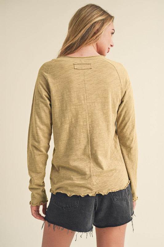 Aemi + Co Lettuce Hemline Round Neck Raglan Sleeve T-Shirt - us.meeeshop