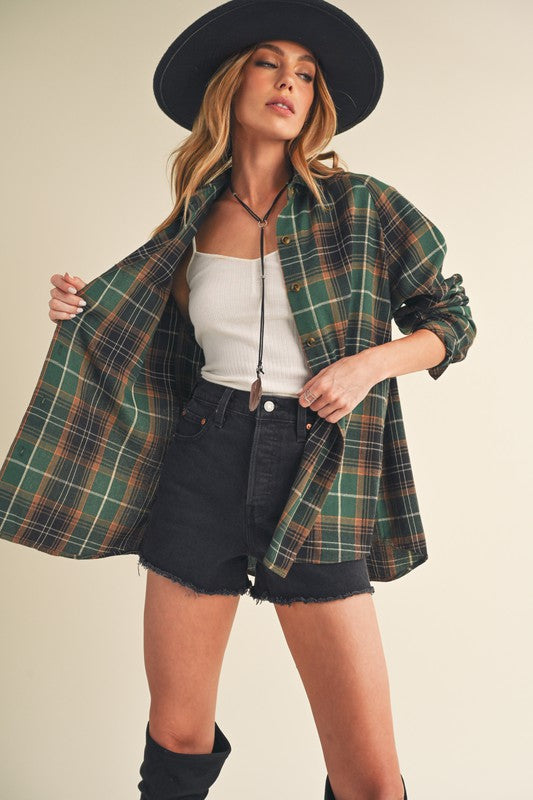 Aemi + Co Flannel Plaid Button Up Raglan Sleeve Shirt in Black Forest - us.meeeshop