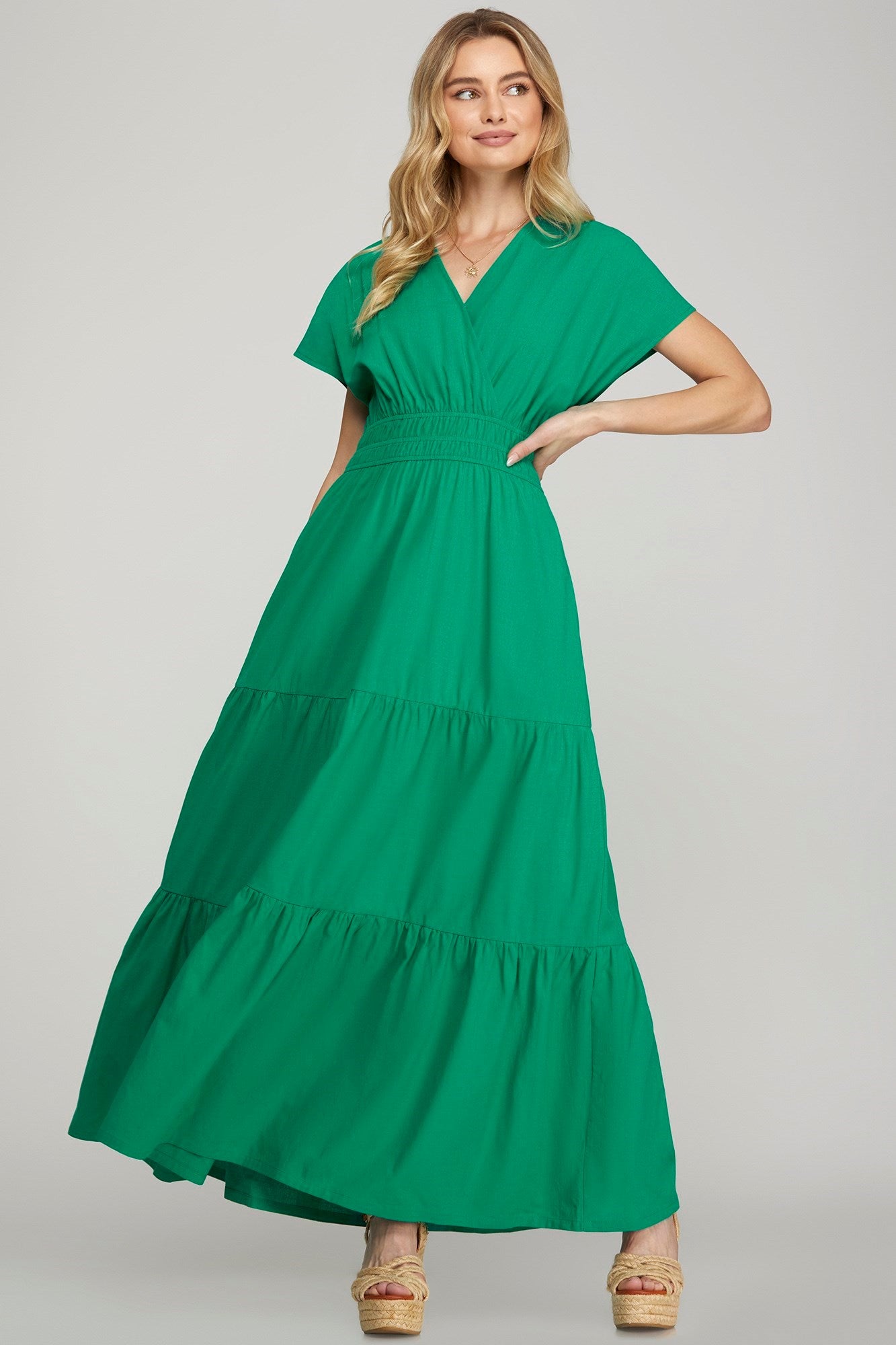 She + Sky Surplice Short Sleeve Tiered Maxi Dress With Pockets in Green - us.meeeshop