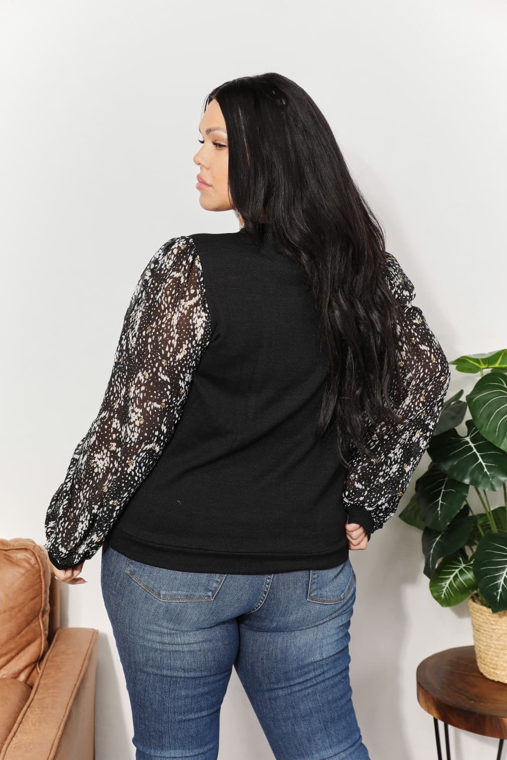 And The Why Full Size Foil Printed Sleeve Top In Black | us.meeeshop