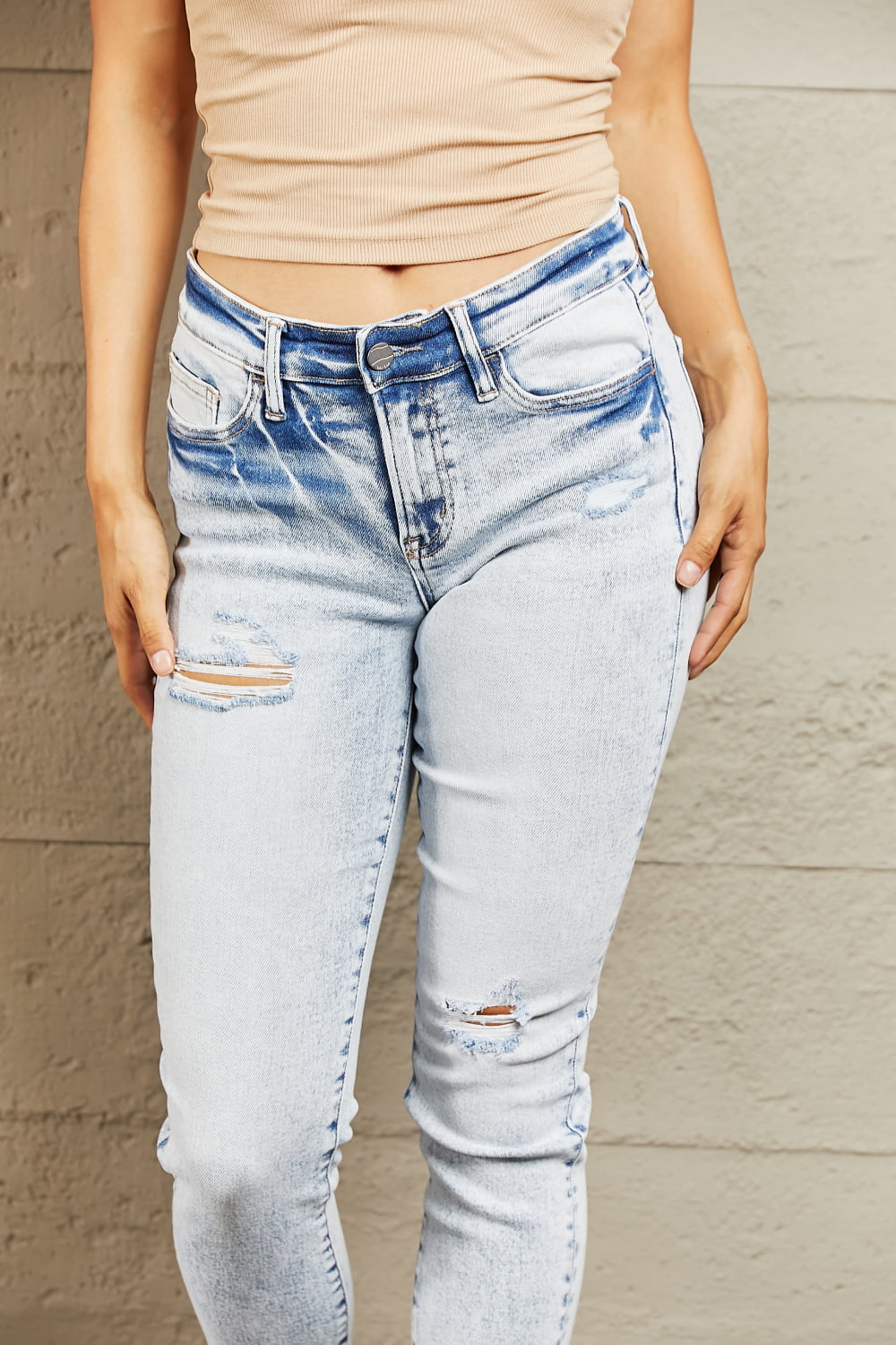 BAYEAS Mid Rise Acid Wash Skinny Jeans | us.meeeshop