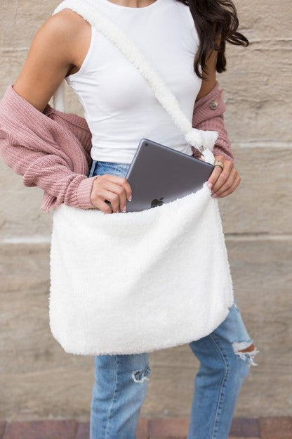 Boucle Sherpa Messenger Bag - us.meeeshop