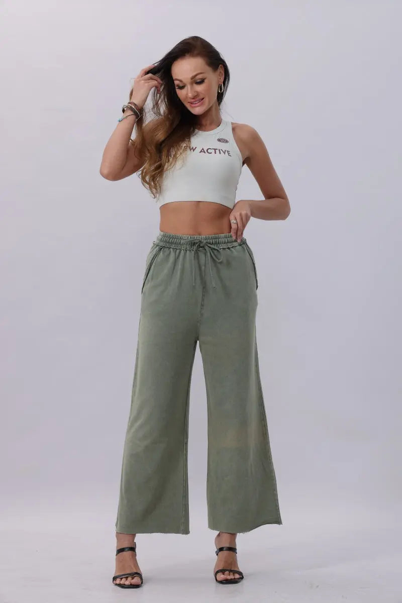 Acid Wash Wide-Leg Sweatpants – Relaxed Fit with Raw Hem