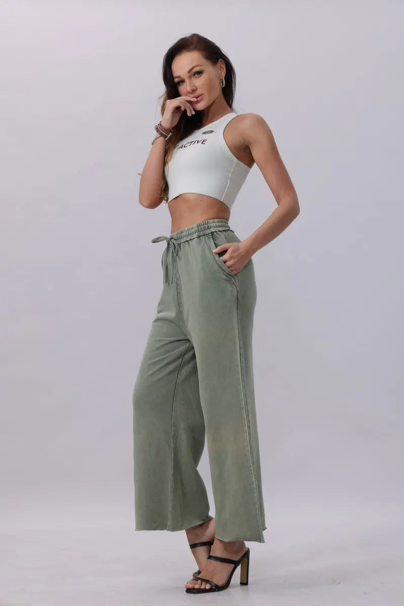 Acid Wash Wide-Leg Sweatpants – Relaxed Fit with Raw Hem
