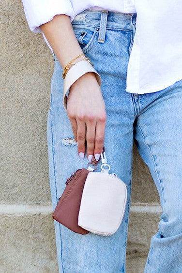 Clippable Dual Pouch Wristlet - us.meeeshop