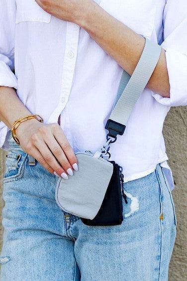 Clippable Dual Pouch Wristlet - us.meeeshop