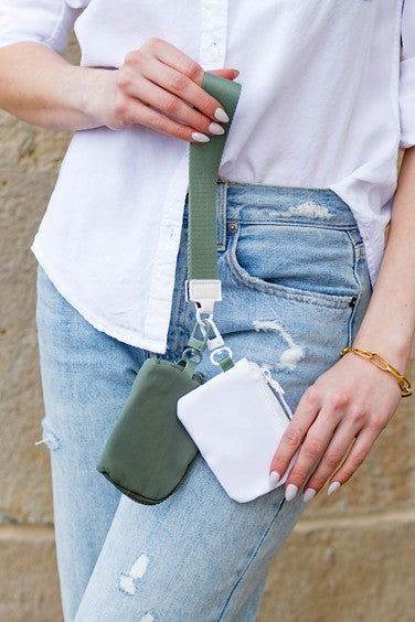 Clippable Dual Pouch Wristlet - us.meeeshop