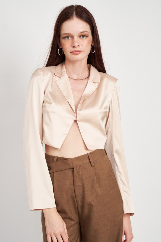 Emory Park | V Neck Long Sleeve Cropped Top | us.meeeshop