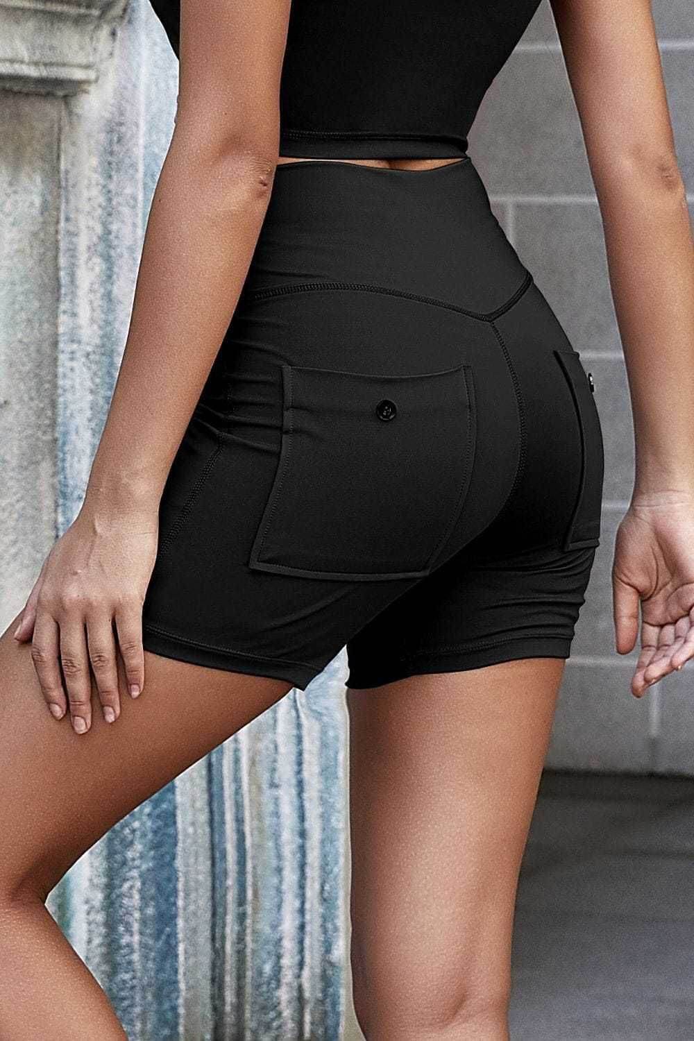 Exposed Seam Decorative Button Yoga Shorts - us.meeeshop