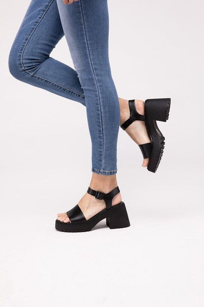 Fortune Dynamic BOOMER-S Platform Heel Sandals us.meeeshop - 