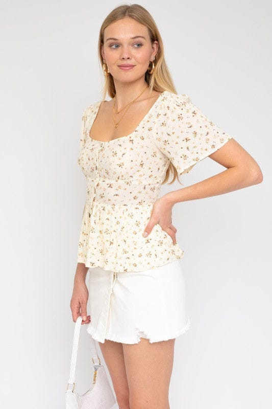 Gilli | S/s Button Down Back Smocking Ditsy Print Top | us.meeeshop
